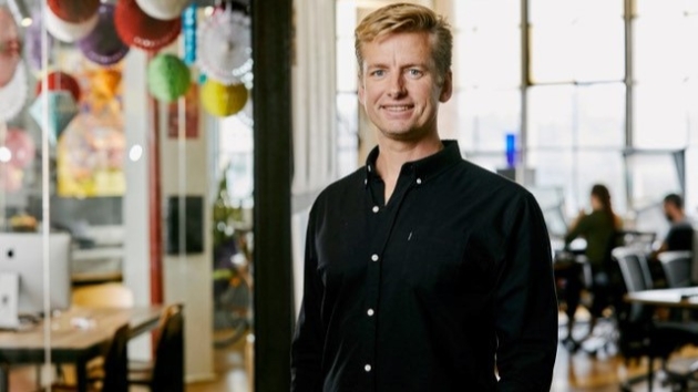Strahlend schön: Diese Trends dominieren 2024 das Packaging in der Beauty-Branche - Patrick Llewellyn ist Vice President Digital- und Design-Services bei VistaPrint - Quelle: VistaPrint